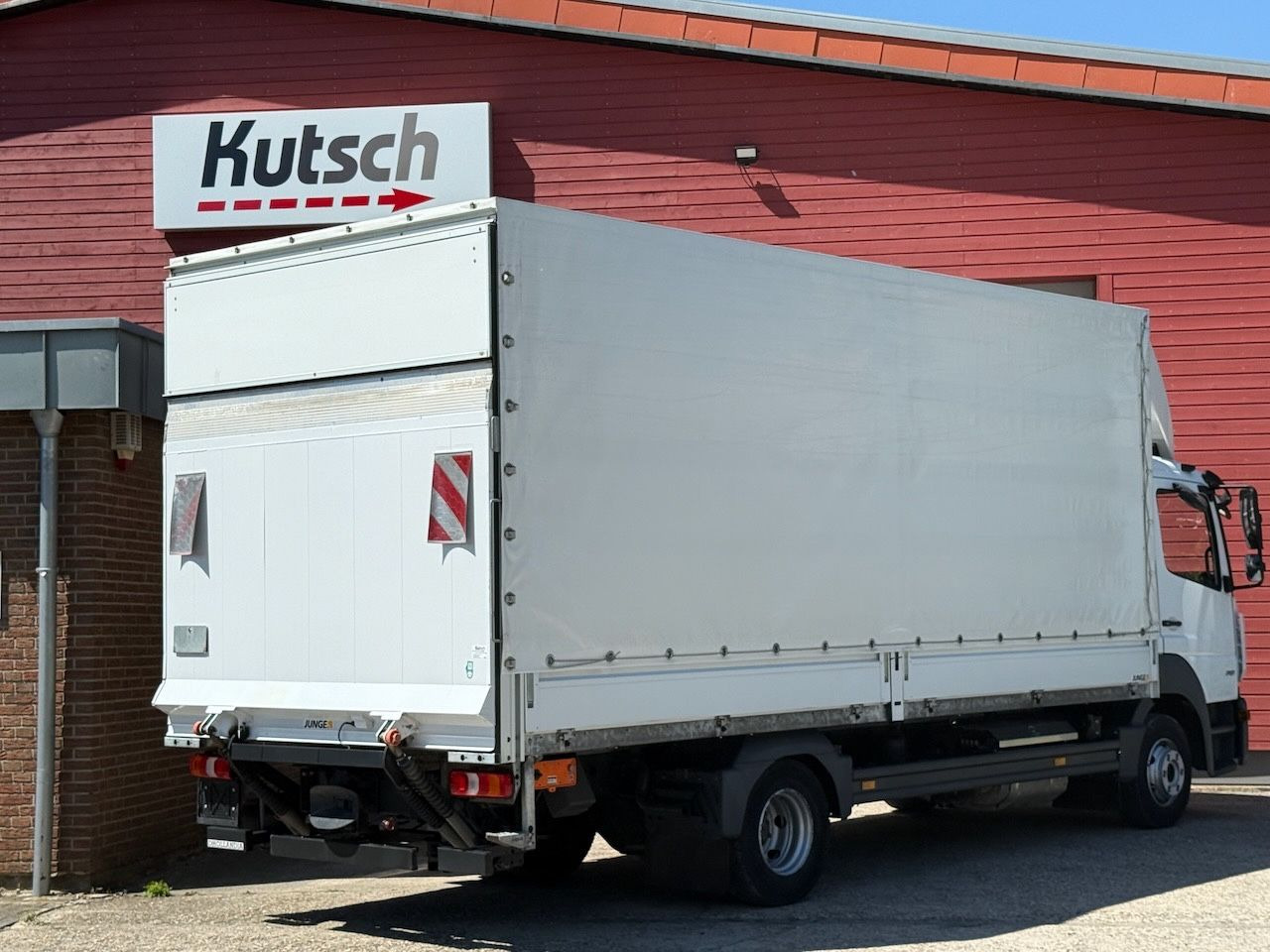 Mercedes-Benz Atego 818L Plane, Ladebordwand, Klima, AHK - Тентованный грузовик: фото 3 Mercedes-Benz Atego 818L Plane, Ladebordwand, Klima, AHK - Тентованный грузовик: фото 3