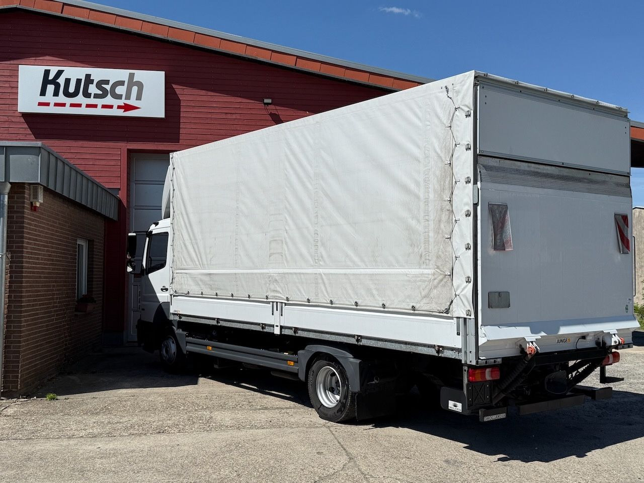 Mercedes-Benz Atego 818L Plane, Ladebordwand, Klima, AHK - Тентованный грузовик: фото 5 Mercedes-Benz Atego 818L Plane, Ladebordwand, Klima, AHK - Тентованный грузовик: фото 5