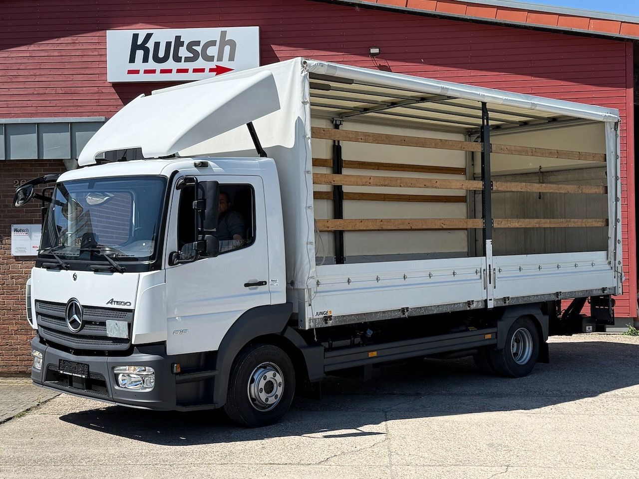 Mercedes-Benz Atego 818L Plane, Ladebordwand, Klima, AHK - Тентованный грузовик: фото 2 Mercedes-Benz Atego 818L Plane, Ladebordwand, Klima, AHK - Тентованный грузовик: фото 2