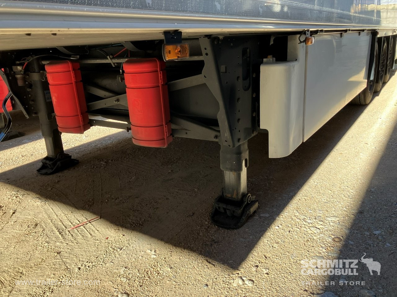 SCHMITZ Semiremolque Frigo Standard Double deck - Изотермический полуприцеп: фото 2 SCHMITZ Semiremolque Frigo Standard Double deck - Изотермический полуприцеп: фото 2