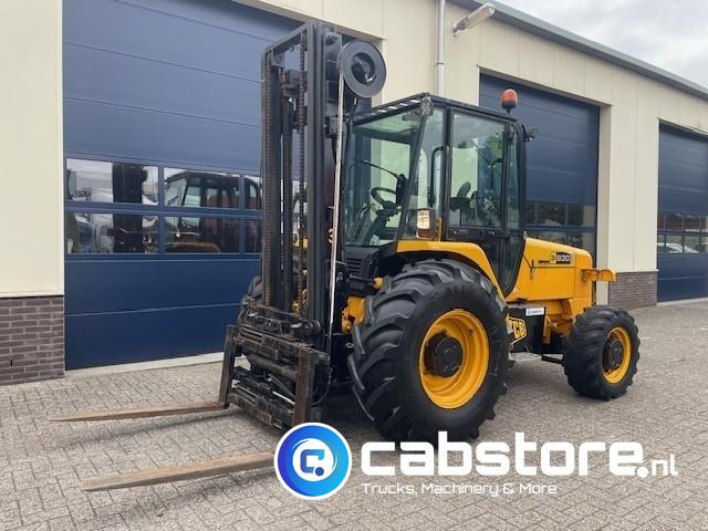 JCB 930 Off-Road forklift - Ruwterrein heftruck -Bouwjaar 2008 - 4x4 - 4WD - Side shift - Vorkverstelling - 550 cm hefhoogte - Внедорожный погрузчик: фото 1 JCB 930 Off-Road forklift - Ruwterrein heftruck -Bouwjaar 2008 - 4x4 - 4WD - Side shift - Vorkverstelling - 550 cm hefhoogte - Внедорожный погрузчик: фото 1