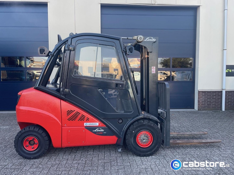 Linde H35D-02 Heftruck - Bouwjaar 2013 - Draaiuren 6892 - Diesel - Side Shift - Freelift - Doorrij hoogte 217 cm !! - Дизельный погрузчик: фото 3 Linde H35D-02 Heftruck - Bouwjaar 2013 - Draaiuren 6892 - Diesel - Side Shift - Freelift - Doorrij hoogte 217 cm !! - Дизельный погрузчик: фото 3