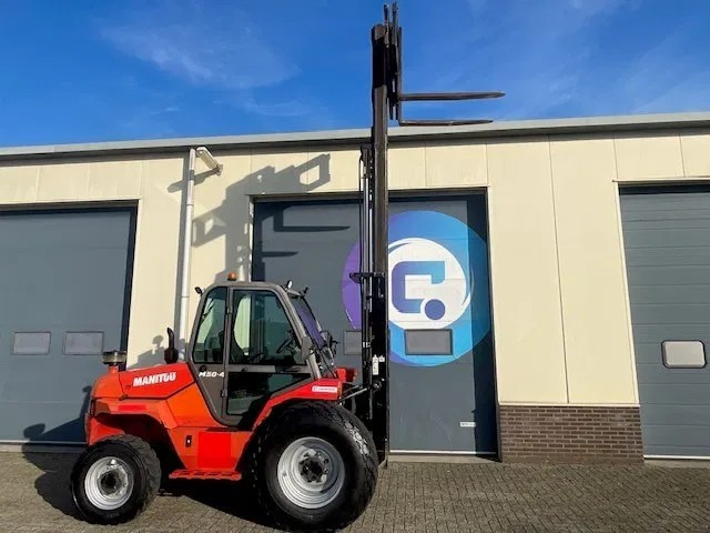 Manitou M 30-4 E2 4X4 Ruwterrein heftruck - Offroad forklift - Year 2007 - Hours 8046 - NL Machine + NL kenteken - Внедорожный погрузчик: фото 4 Manitou M 30-4 E2 4X4 Ruwterrein heftruck - Offroad forklift - Year 2007 - Hours 8046 - NL Machine + NL kenteken - Внедорожный погрузчик: фото 4
