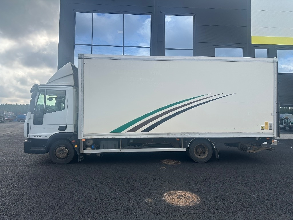 Iveco Eurocargo 100 E22  - Грузовик с закрытым кузовом: фото 5 Iveco Eurocargo 100 E22  - Грузовик с закрытым кузовом: фото 5