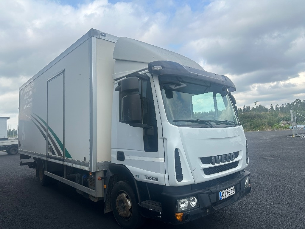 Iveco Eurocargo 100 E22 - Грузовик с закрытым кузовом: фото 2 Iveco Eurocargo 100 E22 - Грузовик с закрытым кузовом: фото 2