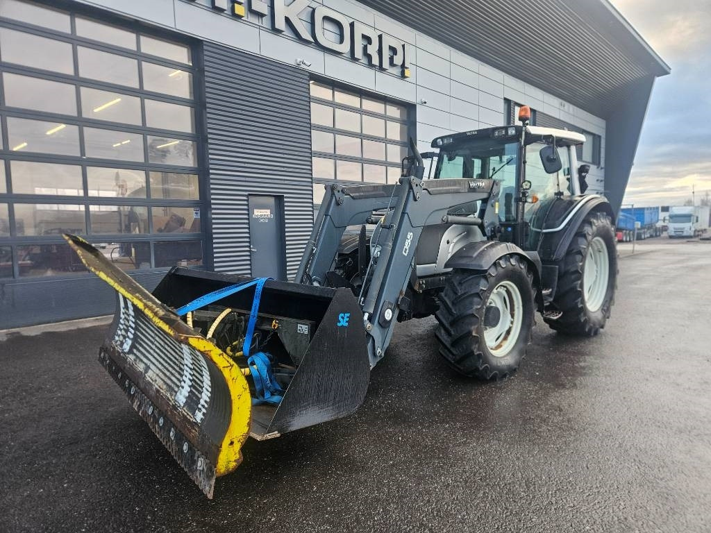 Valtra N121 HT ,53kmh, trukkipiikit, kauha, aura - Трактор: фото 2 Valtra N121 HT ,53kmh, trukkipiikit, kauha, aura - Трактор: фото 2