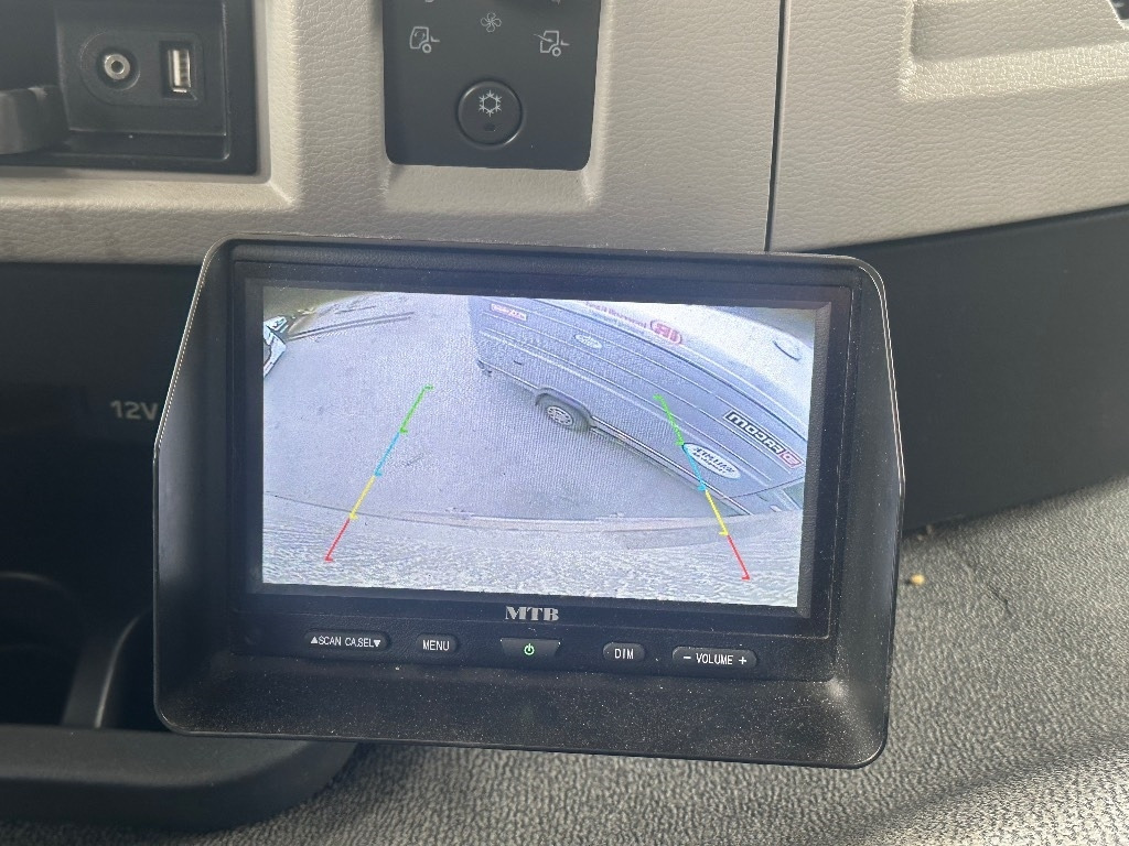 Грузовик с закрытым кузовом Volvo FE 320: фото 15