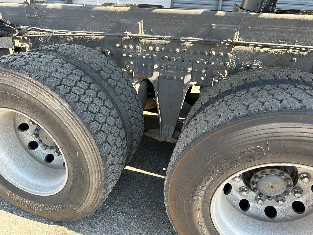 Тросовый мультилифт Volvo FH16 540 8x4*4: фото 8