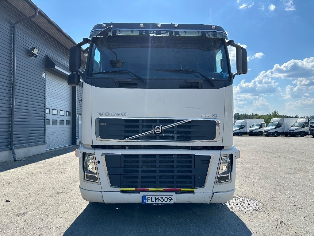 Volvo FH16 540 8x4*4 - Тросовый мультилифт: фото 2 Volvo FH16 540 8x4*4 - Тросовый мультилифт: фото 2