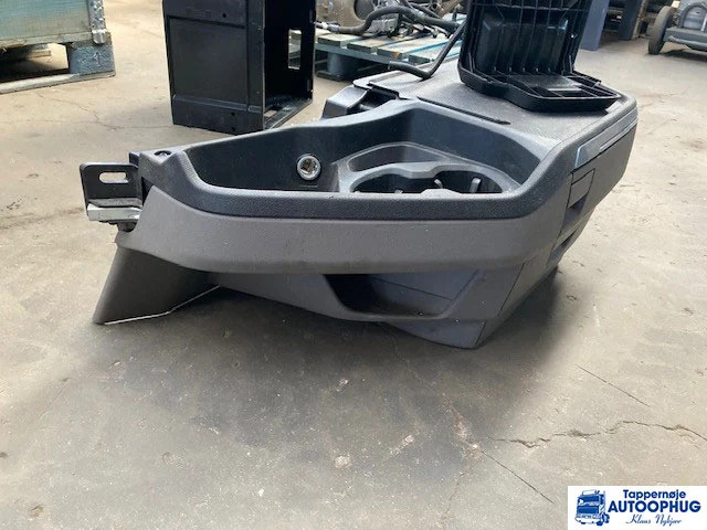 Scania Midterkonsol – Scania 2901429 - Кабина и интерьер для Грузовиков: фото 3 Scania Midterkonsol – Scania 2901429 - Кабина и интерьер для Грузовиков: фото 3