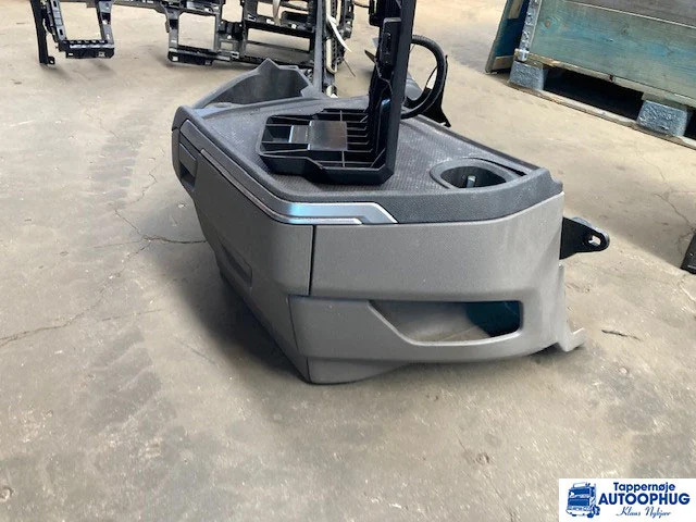 Scania Midterkonsol – Scania 2901429 - Кабина и интерьер для Грузовиков: фото 4 Scania Midterkonsol – Scania 2901429 - Кабина и интерьер для Грузовиков: фото 4