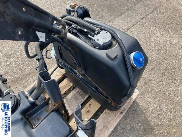 Scania adblue tank – reductant tank Scania 2919673 - Бак для AdBlue для Грузовиков: фото 2 Scania adblue tank – reductant tank Scania 2919673 - Бак для AdBlue для Грузовиков: фото 2