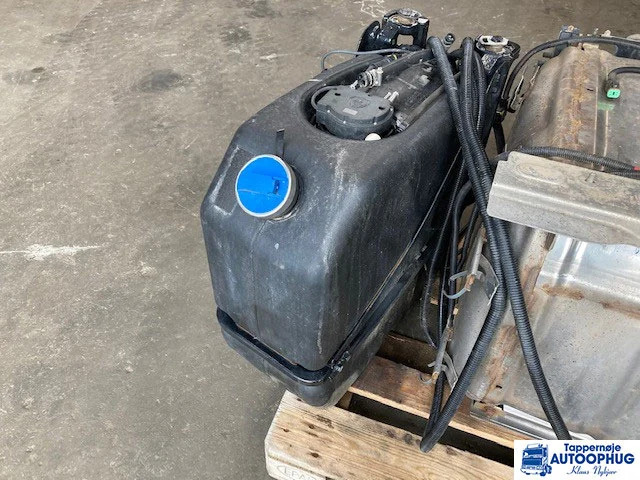 Scania adblue tank / reductant tank Scania 2919673 - Бак для AdBlue для Грузовиков: фото 2 Scania adblue tank / reductant tank Scania 2919673 - Бак для AdBlue для Грузовиков: фото 2