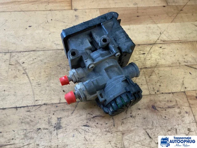 Volvo Brake modulator front – Volvo 22225550 - Электрическая система для Грузовиков: фото 1 Volvo Brake modulator front – Volvo 22225550 - Электрическая система для Грузовиков: фото 1
