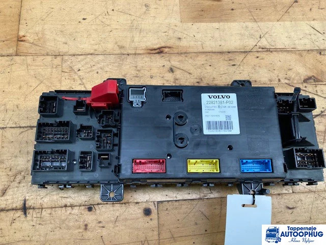 Volvo VMCU Sikring og relay center Volvo 23006075 – 22821378 - Электрическая система для Грузовиков: фото 2 Volvo VMCU Sikring og relay center Volvo 23006075 – 22821378 - Электрическая система для Грузовиков: фото 2