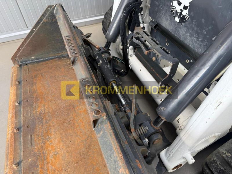 Мини-погрузчик с бортовым поворотом Bobcat T 76 High Flow | Airco: фото 9