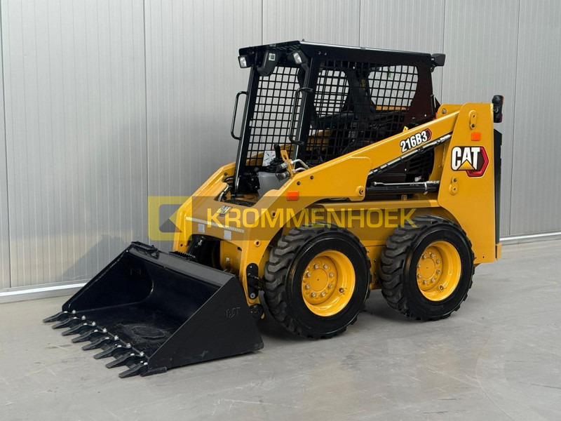 Caterpillar 216 B3 - Мини-погрузчик с бортовым поворотом: фото 2 Caterpillar 216 B3 - Мини-погрузчик с бортовым поворотом: фото 2