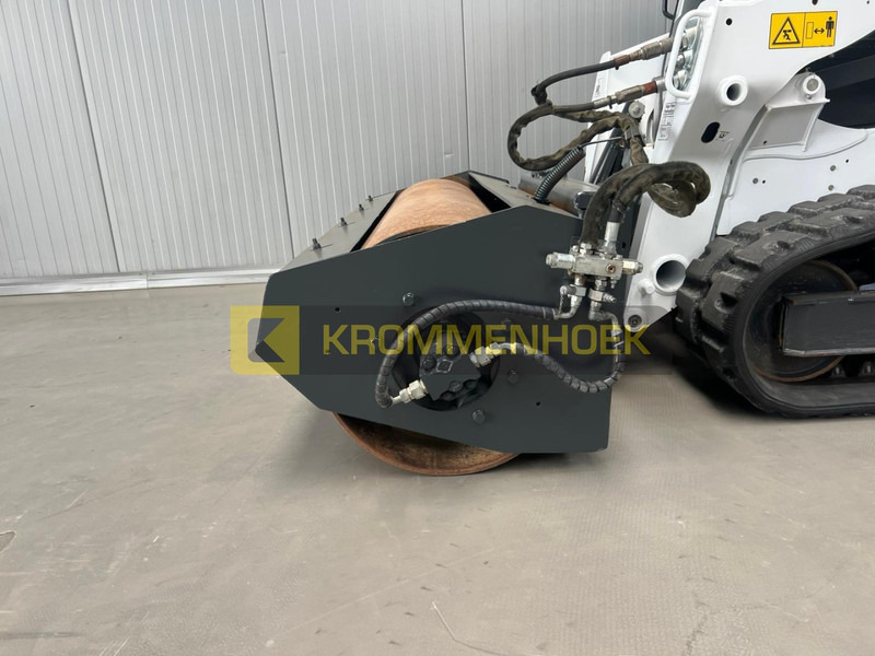 Bobcat Vibratory roller 213 cm wals - Навесное оборудование для Погрузчиков: фото 2 Bobcat Vibratory roller 213 cm wals - Навесное оборудование для Погрузчиков: фото 2