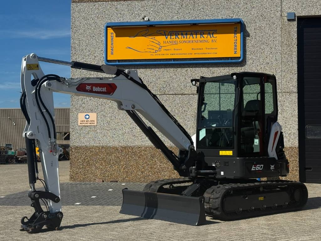 Bobcat E60 R2, 2024, 54 hours!! - Мини-экскаватор: фото 1 Bobcat E60 R2, 2024, 54 hours!! - Мини-экскаватор: фото 1
