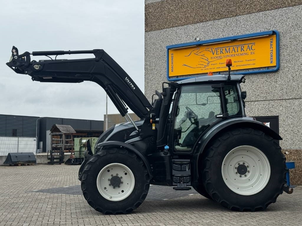 Valtra N174D, Frontlinkage + PTO, Frontloader, 3846 hours - Трактор: фото 2 Valtra N174D, Frontlinkage + PTO, Frontloader, 3846 hours - Трактор: фото 2