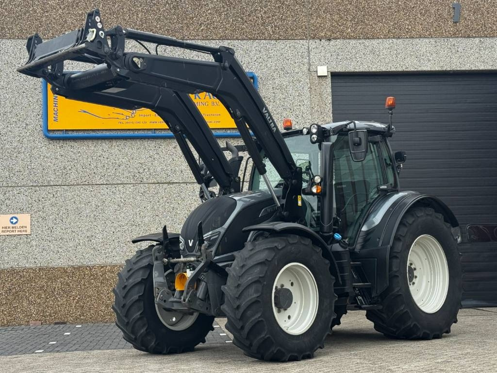 Valtra N174D, Frontlinkage + PTO, Frontloader, 3846 hours - Трактор: фото 1 Valtra N174D, Frontlinkage + PTO, Frontloader, 3846 hours - Трактор: фото 1