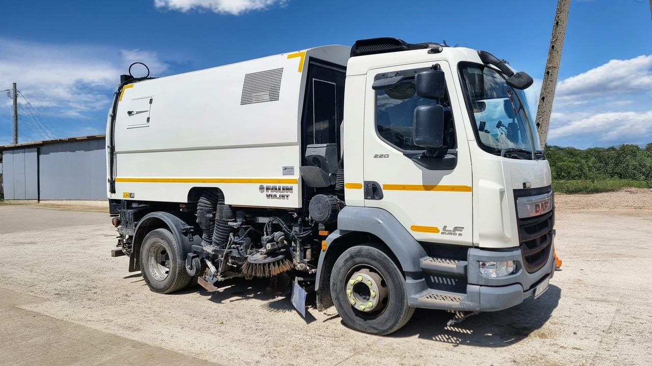 DAF LF220 - Подметально-уборочная машина: фото 2 DAF LF220 - Подметально-уборочная машина: фото 2