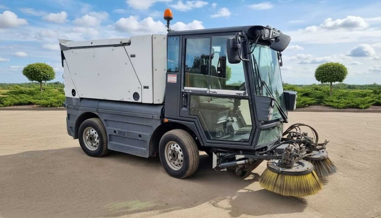 SCHMIDT Swingo 200+ - Подметально-уборочная машина: фото 1 SCHMIDT Swingo 200+ - Подметально-уборочная машина: фото 1