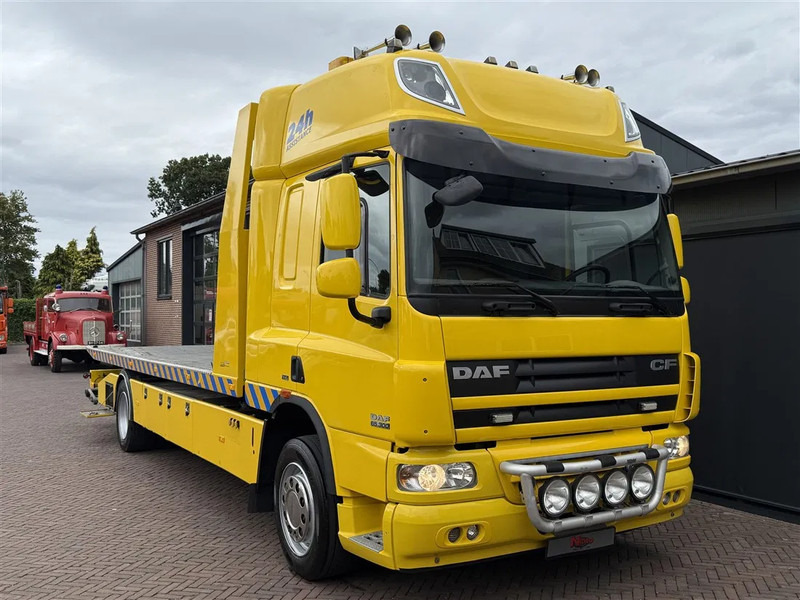 DAF CF 65.300 Towtruck Depannage Lier Brille Sleeper 640x242x104 cm - Эвакуатор: фото 1 DAF CF 65.300 Towtruck Depannage Lier Brille Sleeper 640x242x104 cm - Эвакуатор: фото 1