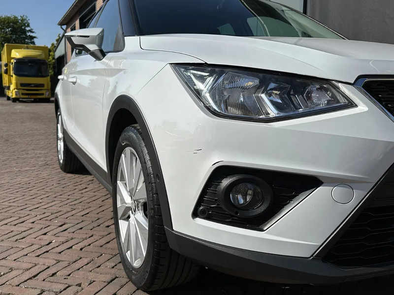 SEAT Arona 1.0 TSI Style Business Intense Dealeronderhouden Cruise Clima Navi Camera Parkeersensoren Lmv - Хэтчбек: фото 4 SEAT Arona 1.0 TSI Style Business Intense Dealeronderhouden Cruise Clima Navi Camera Parkeersensoren Lmv - Хэтчбек: фото 4