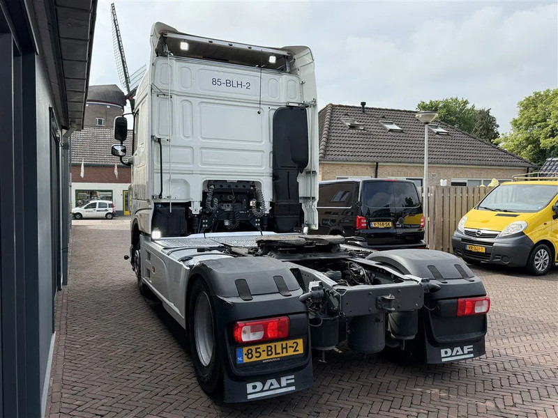 DAF XF 450 Showtruck 1st Owner Only 495.000KM! 2x Bed - Тягач: фото 3 DAF XF 450 Showtruck 1st Owner Only 495.000KM! 2x Bed - Тягач: фото 3