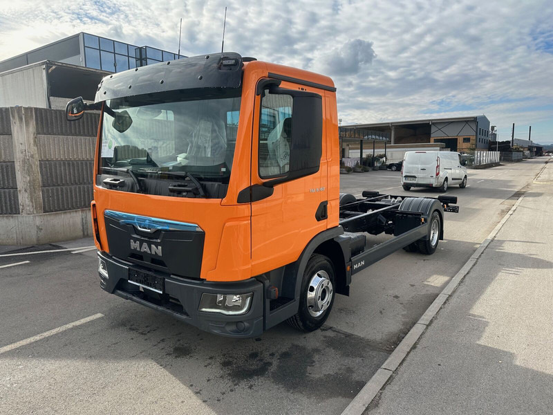 MAN TGL 8.160 - Грузовик-шасси: фото 2 MAN TGL 8.160 - Грузовик-шасси: фото 2