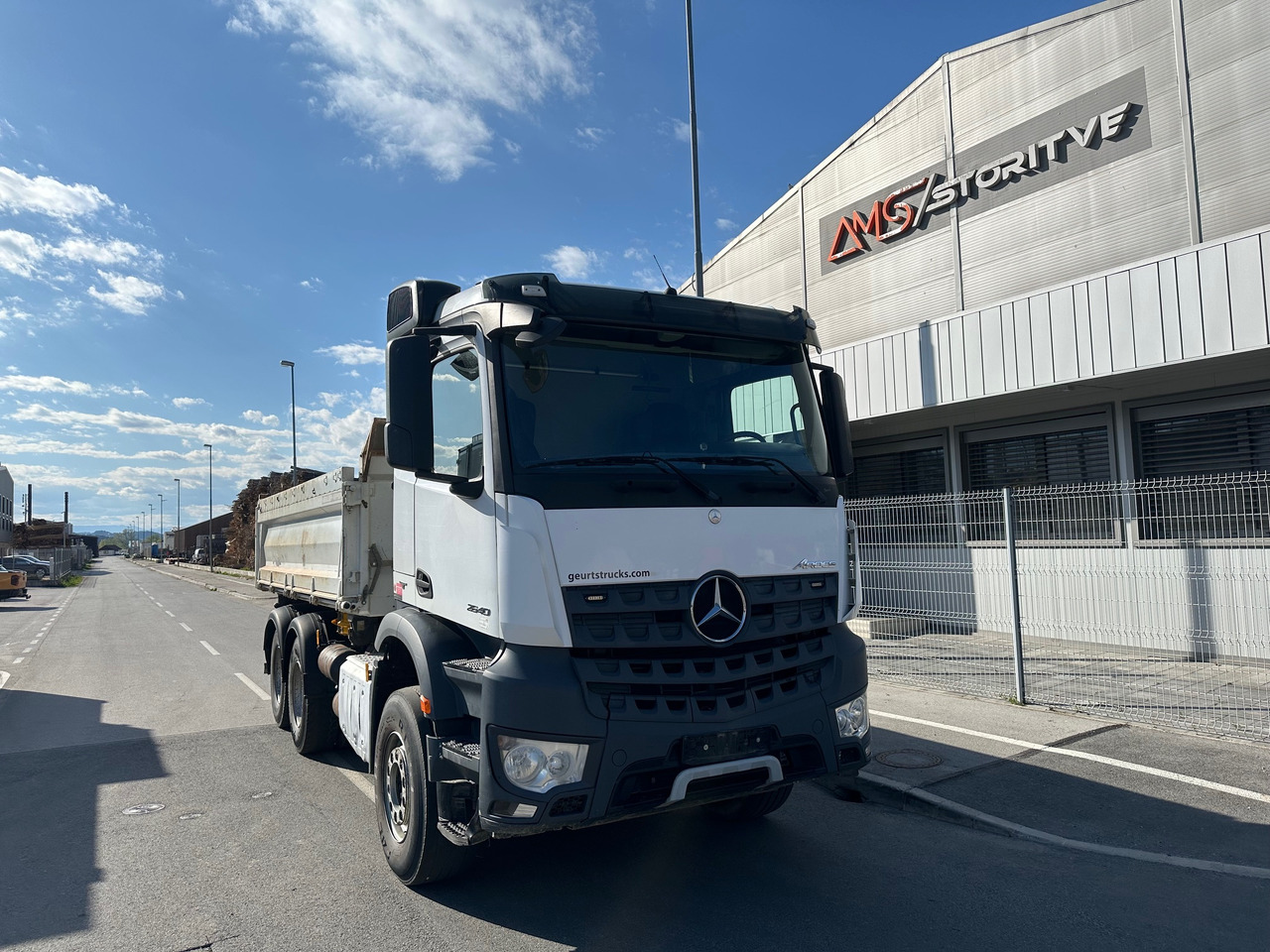 MERCEDES-BENZ Arocs 26.40 bordmatic Meiller - Самосвал: фото 1 MERCEDES-BENZ Arocs 26.40 bordmatic Meiller - Самосвал: фото 1