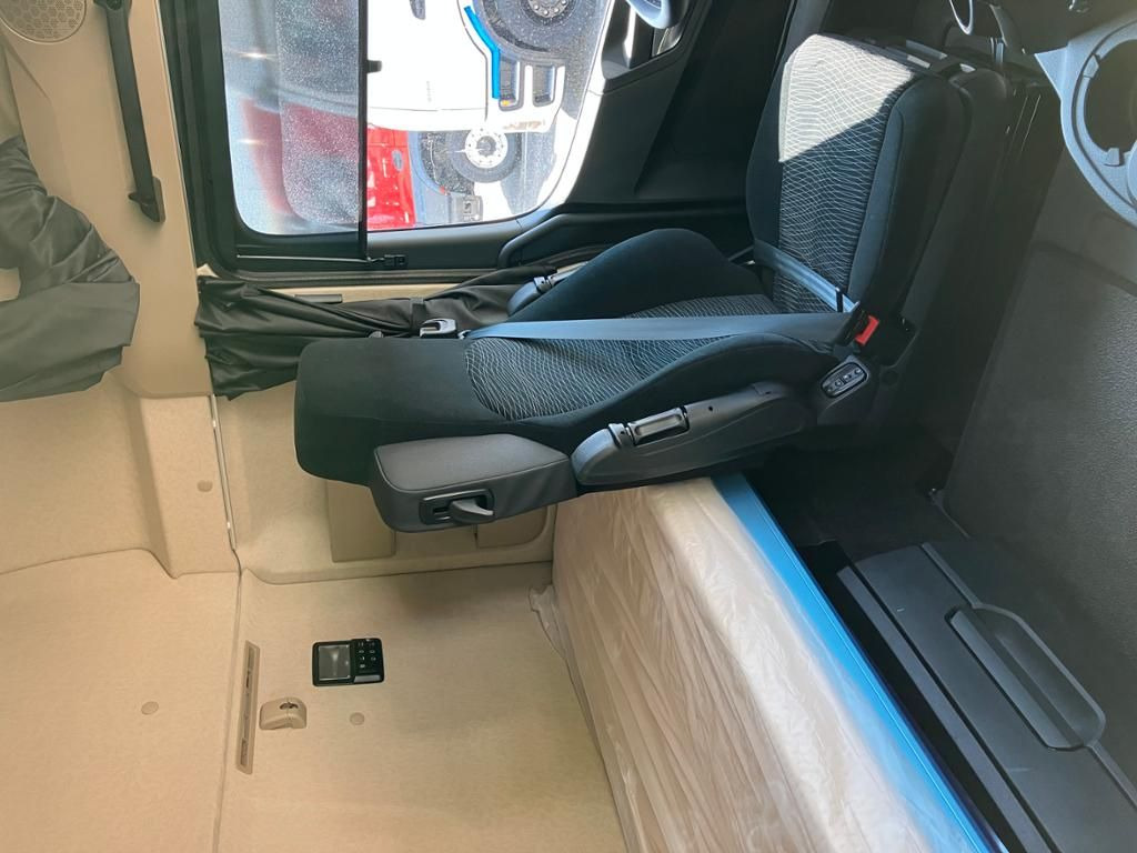 Mercedes-Benz Actros 1851 LS 4x2 - Тягач: фото 5 Mercedes-Benz Actros 1851 LS 4x2 - Тягач: фото 5