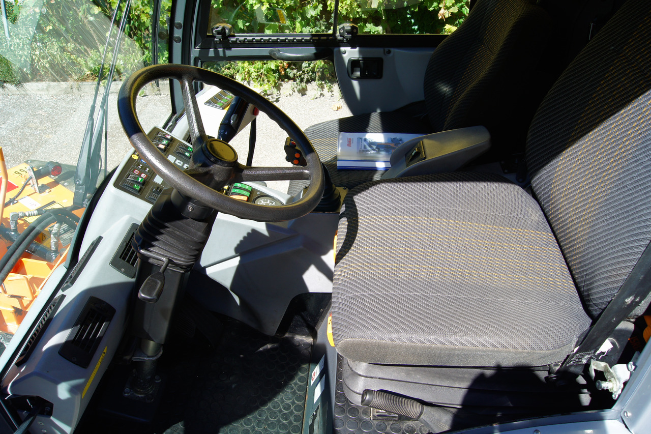 Подметально-уборочная машина MULTICAR TREMO X56 Carrier CS/4x4/Euro 5/Besen/Wasserfass: фото 8