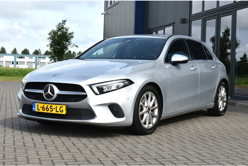 Mercedes-Benz A-Klasse 200 | Business Solution * 163 PK * Camera * LED * MBUX - Хэтчбек: фото 1 Mercedes-Benz A-Klasse 200 | Business Solution * 163 PK * Camera * LED * MBUX - Хэтчбек: фото 1