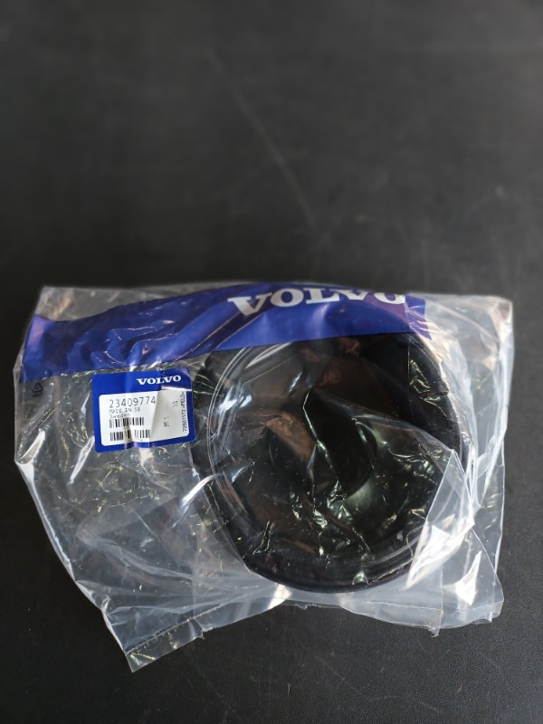 VOLVO HUB COVER 23409774 - Ось и запчасти для Грузовиков: фото 1 VOLVO HUB COVER 23409774 - Ось и запчасти для Грузовиков: фото 1