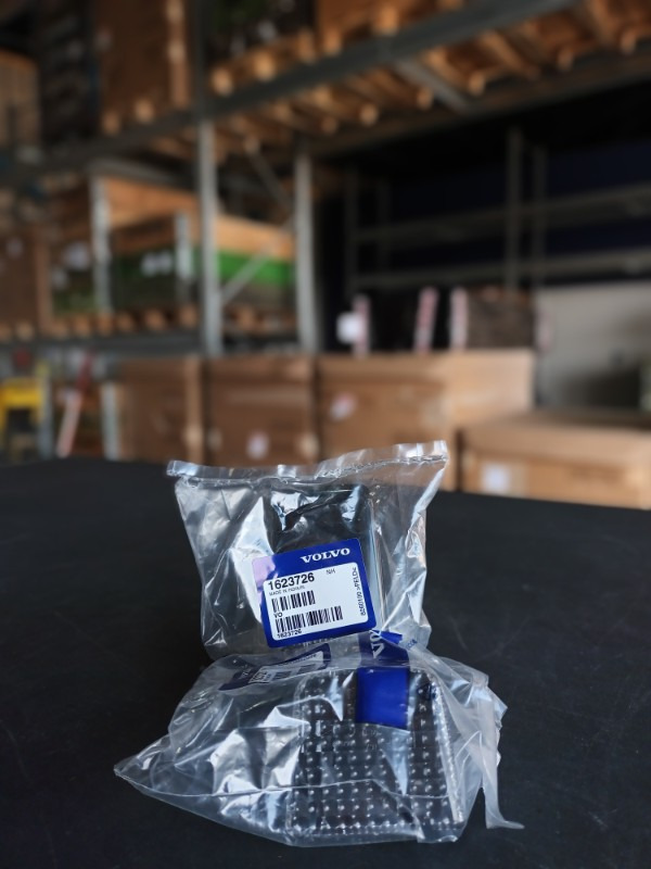 VOLVO LAMP 1623726 - Свет/ Освещение для Грузовиков: фото 1 VOLVO LAMP 1623726 - Свет/ Освещение для Грузовиков: фото 1