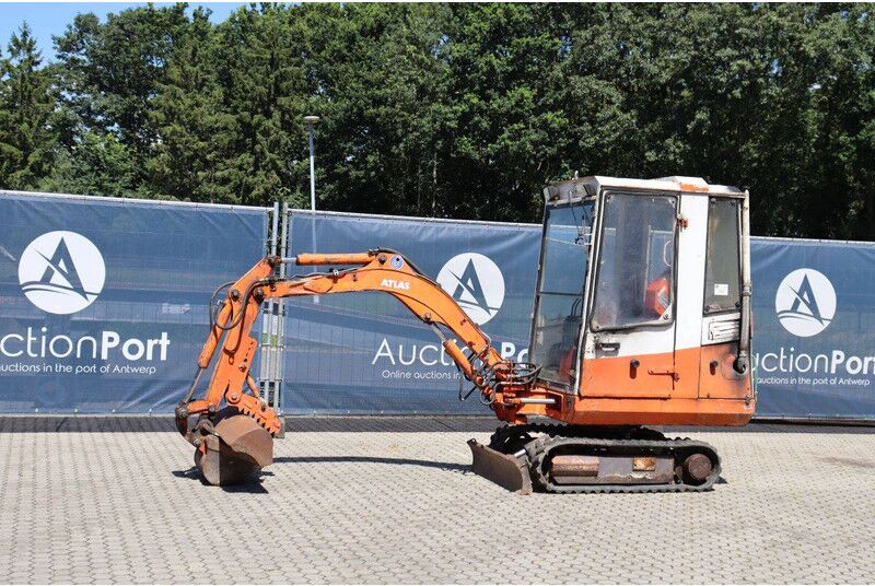 Atlas R404 - Мини-экскаватор: фото 1 Atlas R404 - Мини-экскаватор: фото 1