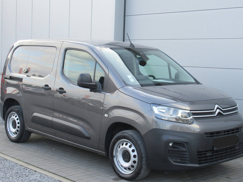 Citroën Berlingo BlueHDi Automatic - Цельнометаллический фургон: фото 3 Citroën Berlingo BlueHDi Automatic - Цельнометаллический фургон: фото 3