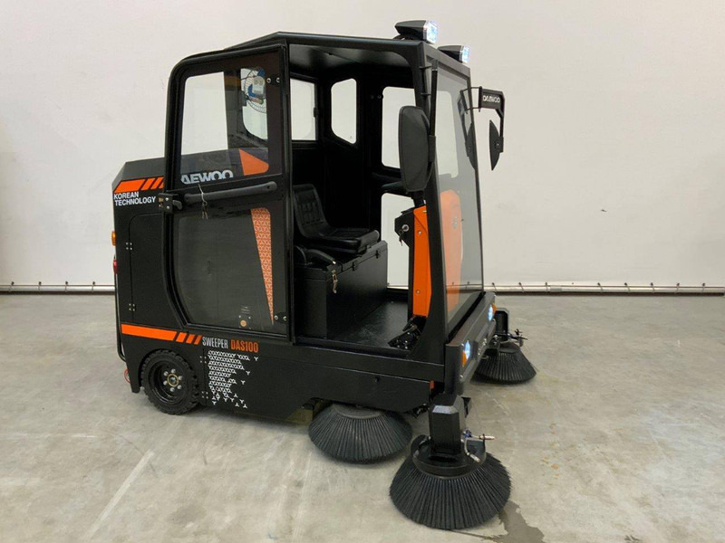 Daewoo DAS100 - Подметально-уборочная машина: фото 1 Daewoo DAS100 - Подметально-уборочная машина: фото 1
