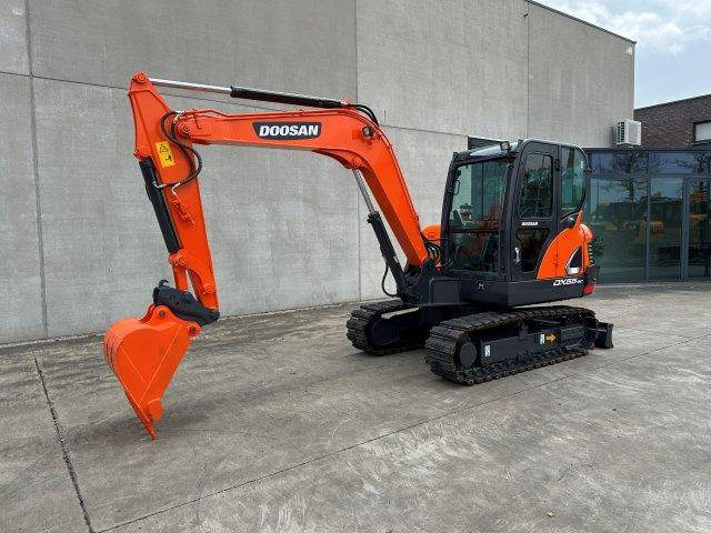 Doosan DX55-9C - Гусеничный экскаватор: фото 1 Doosan DX55-9C - Гусеничный экскаватор: фото 1