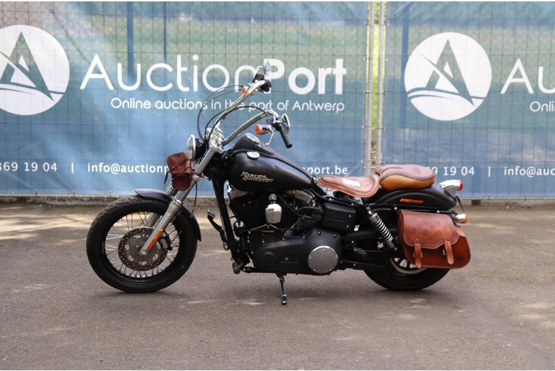 Harley-Davidson Dyna Street Bob - Мотоцикл: фото 1 Harley-Davidson Dyna Street Bob - Мотоцикл: фото 1