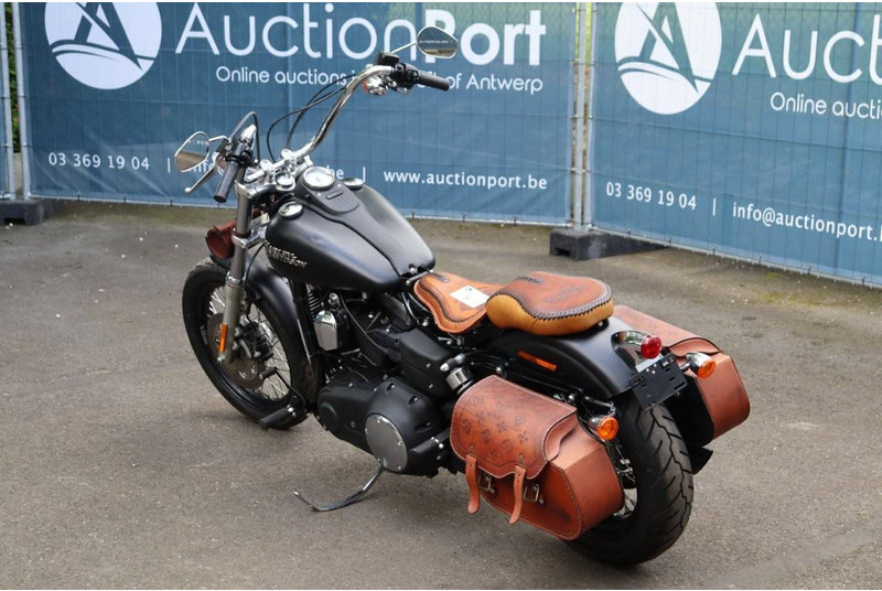 Harley-Davidson Dyna Street Bob - Мотоцикл: фото 4 Harley-Davidson Dyna Street Bob - Мотоцикл: фото 4