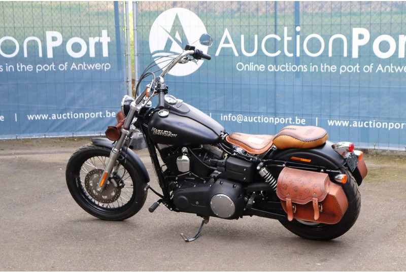 Harley-Davidson Dyna Street Bob - Мотоцикл: фото 3 Harley-Davidson Dyna Street Bob - Мотоцикл: фото 3