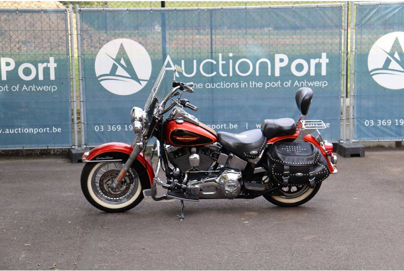 Harley-Davidson Heritage Softail Classic - Мотоцикл: фото 1 Harley-Davidson Heritage Softail Classic - Мотоцикл: фото 1