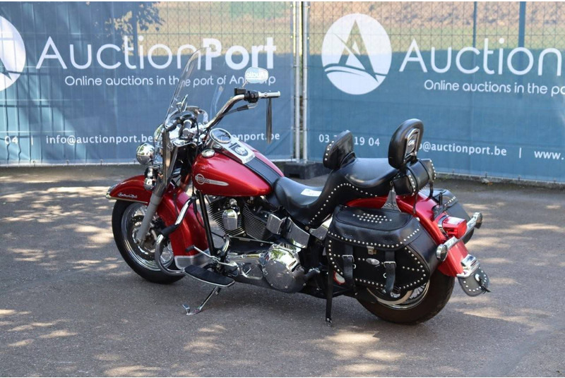 Harley-Davidson Heritage Softail Classic - Мотоцикл: фото 3 Harley-Davidson Heritage Softail Classic - Мотоцикл: фото 3