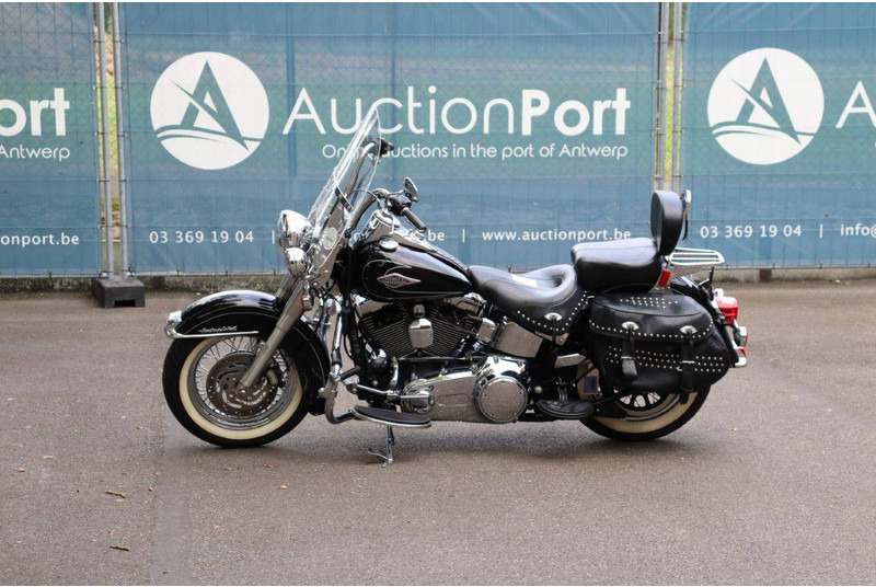 Harley-Davidson Heritage Softail Classic - Мотоцикл: фото 1 Harley-Davidson Heritage Softail Classic - Мотоцикл: фото 1