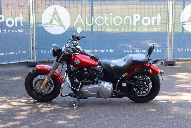 Harley-Davidson Softail Slim - Мотоцикл: фото 2 Harley-Davidson Softail Slim - Мотоцикл: фото 2