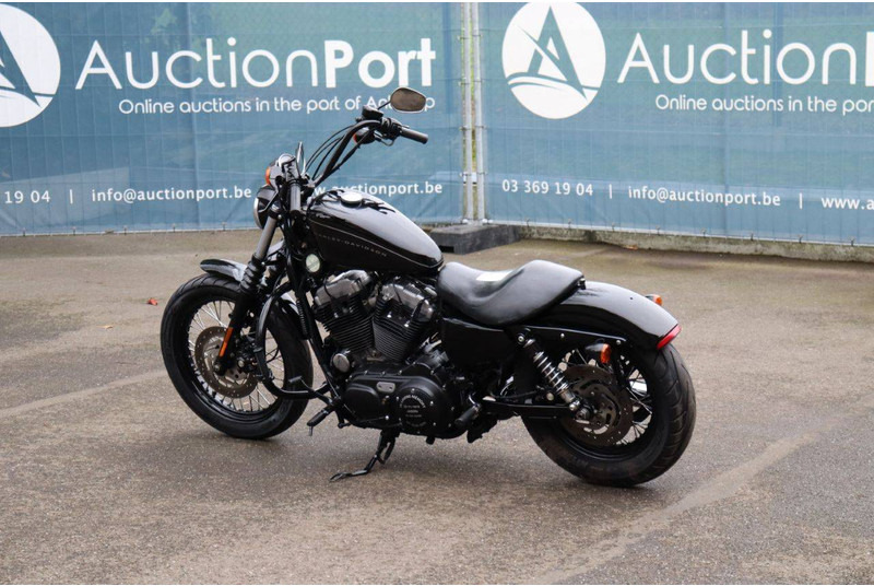 Harley-Davidson Sporster XL 1200 Nightster - Мотоцикл: фото 3 Harley-Davidson Sporster XL 1200 Nightster - Мотоцикл: фото 3