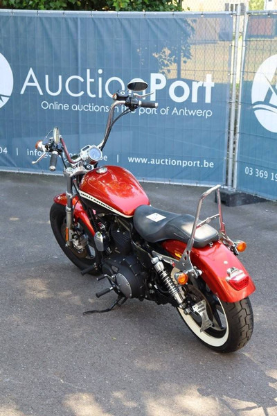 Harley-Davidson Sporster XL1200 Custom - Мотоцикл: фото 4 Harley-Davidson Sporster XL1200 Custom - Мотоцикл: фото 4